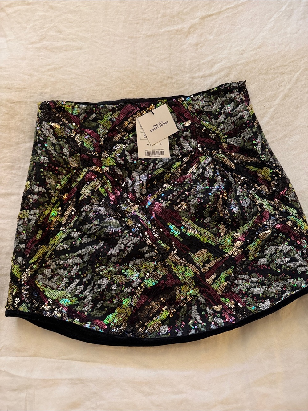 Zara NWT multicolor Sequin Mini Skirt on black underlay size Small - Picture 2 of 14